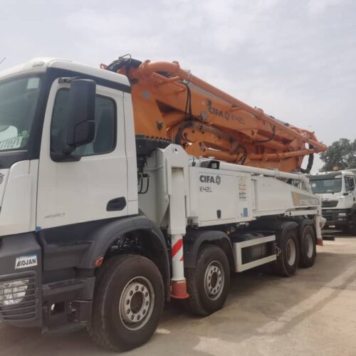 Cifa Concrete Placing Boom 41 48 52 58m Camion Pompe à Béton Montée sur Camion Grue à Flèche