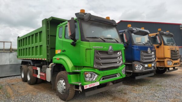Camion benne Sinotruk Hohan E7 E7g HOWO N Nouvelle cabine 6X4 20cbm
